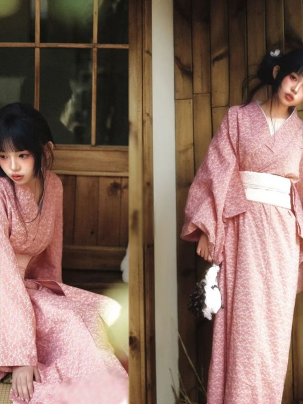 Photography Young - Zoete roze kimono in Japanse stijl