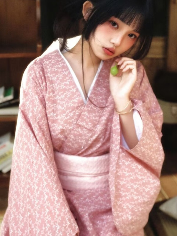 Zoete roze kimono in Japanse s - Photography Young recensie en prijs